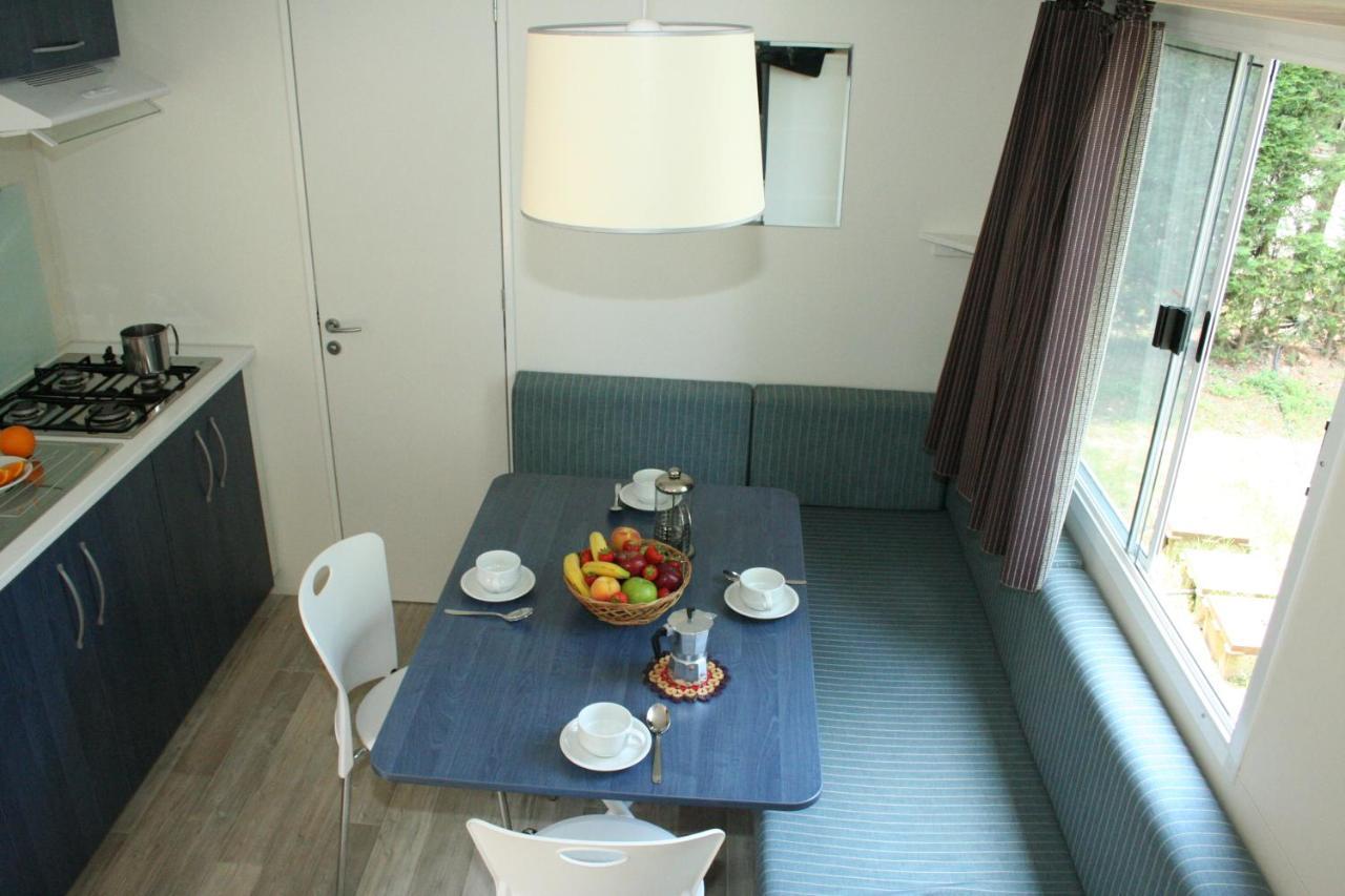 Happy Camp Mobile Homes In Camping Villaggio Lamaforca Carovigno Exterior foto
